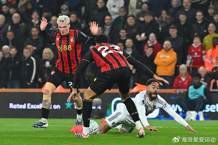 曼联点球争议引爆赛后风波，卡里克怒斥裁判判