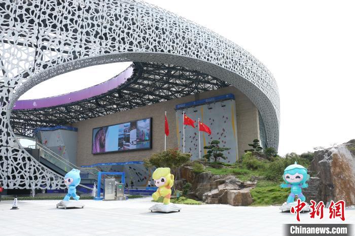 杭州亚运攀岩场馆形似蚕茧获建筑特色奖 迎接