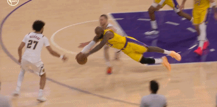 湖人绝地反击：里夫斯绝平、东契奇绝杀、詹姆