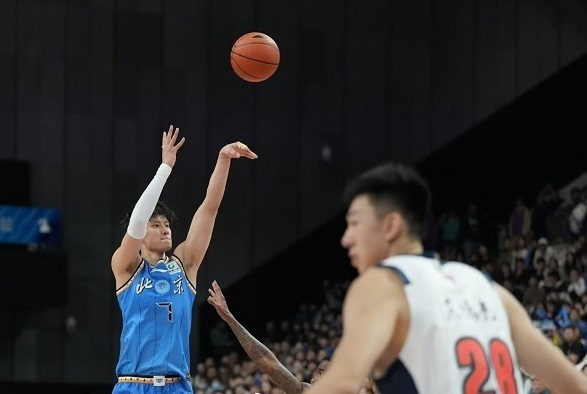 北汽男篮伤病困扰迎战广州队 赵睿曾凡博缺阵影