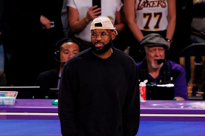 湖人全替补迎战雷霆 詹姆斯缺阵 文班亚马伤情更