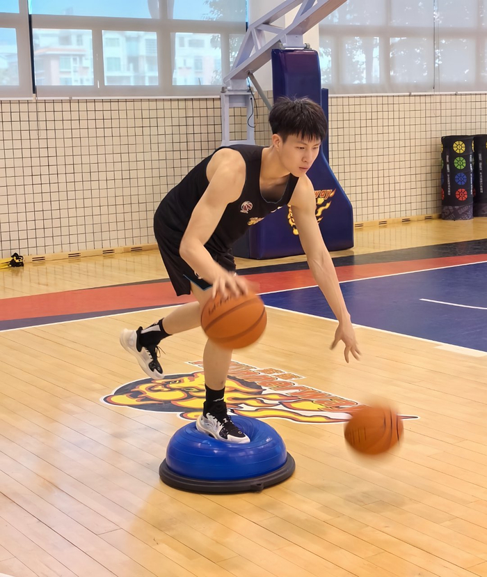 广东vs广厦裁判争议引热议，CBA报告制度遭质疑