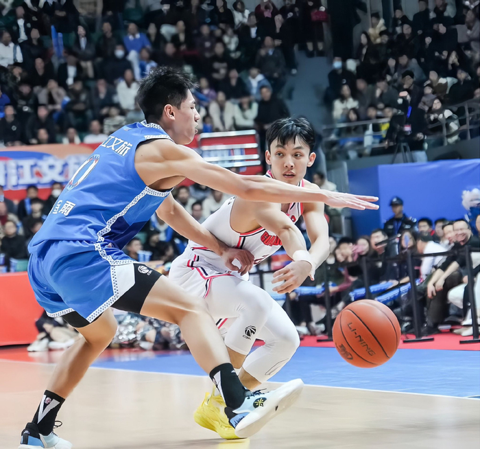 广东vs广厦裁判争议引热议，CBA报告制度遭质疑