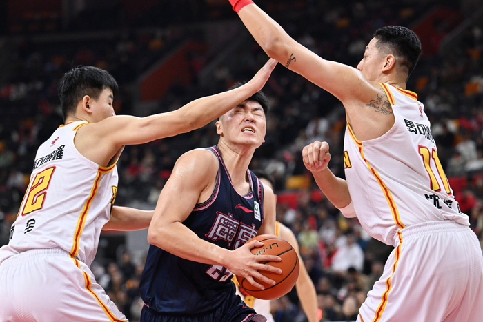 广东vs广厦裁判争议引热议，CBA报告制度遭质疑