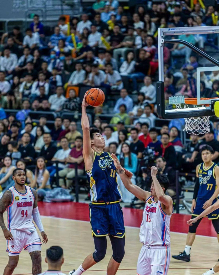 广东vs广厦裁判争议引热议，CBA报告制度遭质疑