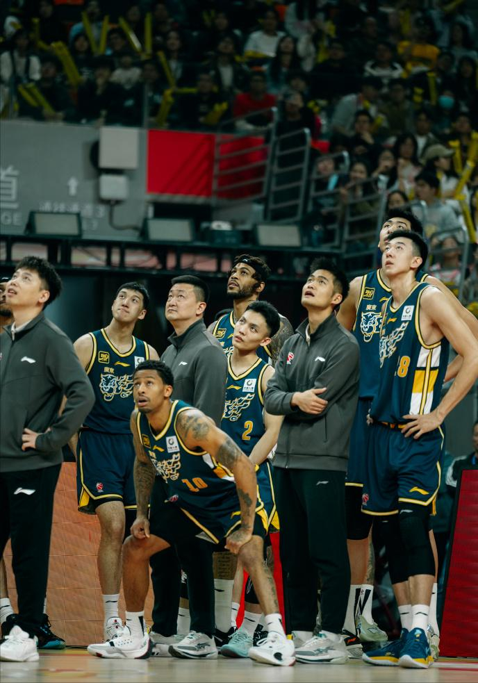 广东vs广厦裁判争议引热议，CBA报告制度遭质疑