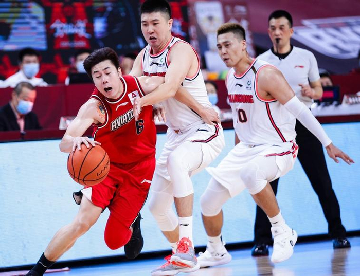 广东vs广厦裁判争议引热议，CBA报告制度遭质疑