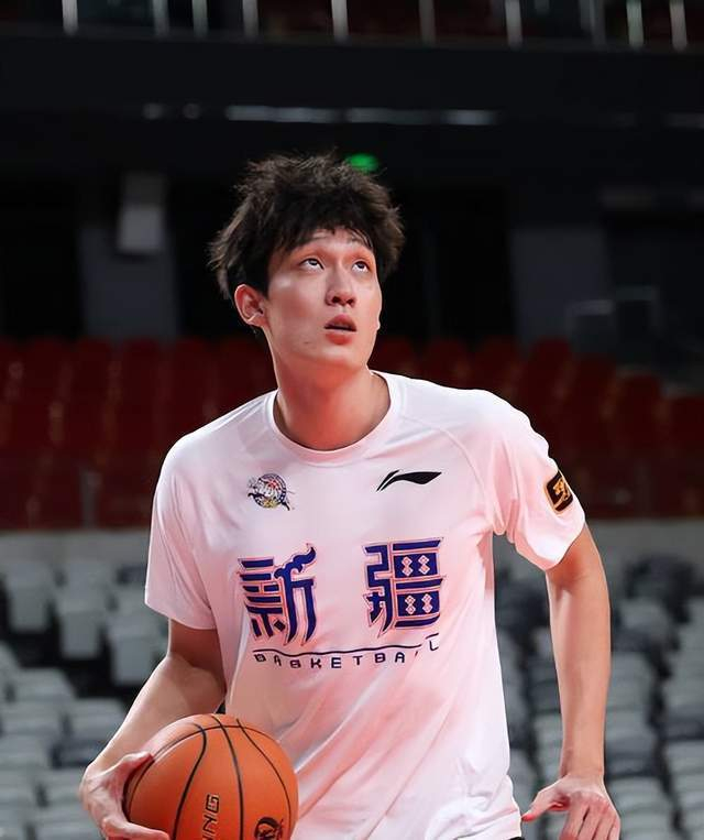 曲笑宇爆发成焦点 新疆收官战险遭逆转